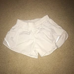 Lululemon Hotty Hot Shot 4”